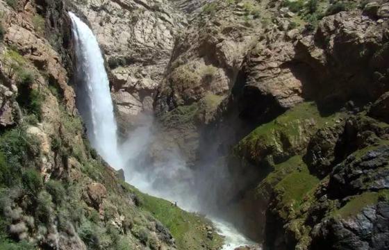 Tang-e-Zendan-Fall-Charmahal-Iran