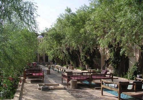 Traditional-Persian-outdoor-teahouse-Tehran-Iran