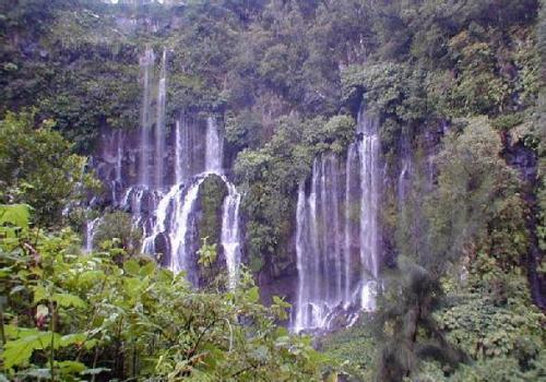Waterfalls-near-Shiraz-Iran