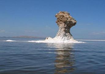 Oroumieh-Lake-N-W-Iran