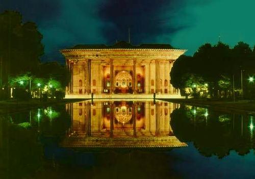 Chehel-Sotoun-Palace-Pavilion-Isfahan-Iran